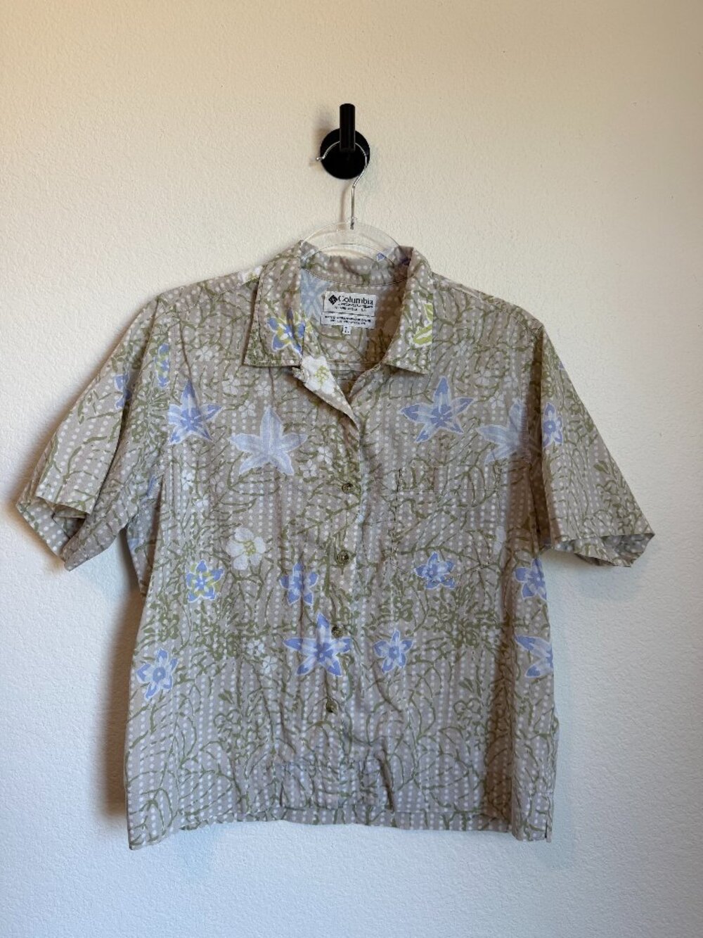 Vintage Columbia 100% Cotton Tan Tropical Floral Short Sleeve Button Front Shirt